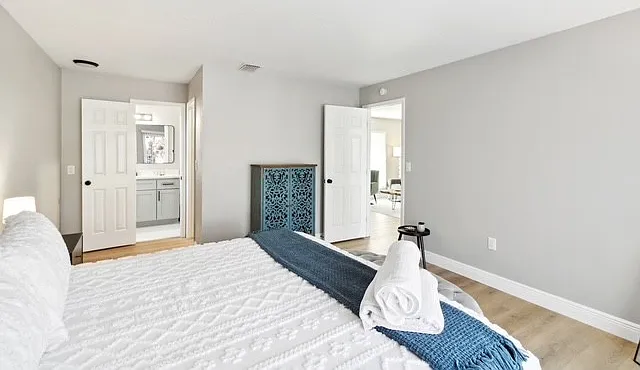 11199 Mayflower Rd — Photo 4