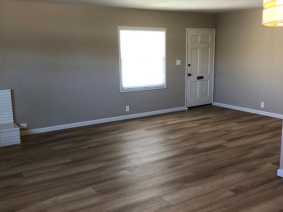 5th image of 1715 Heatherdale Ave