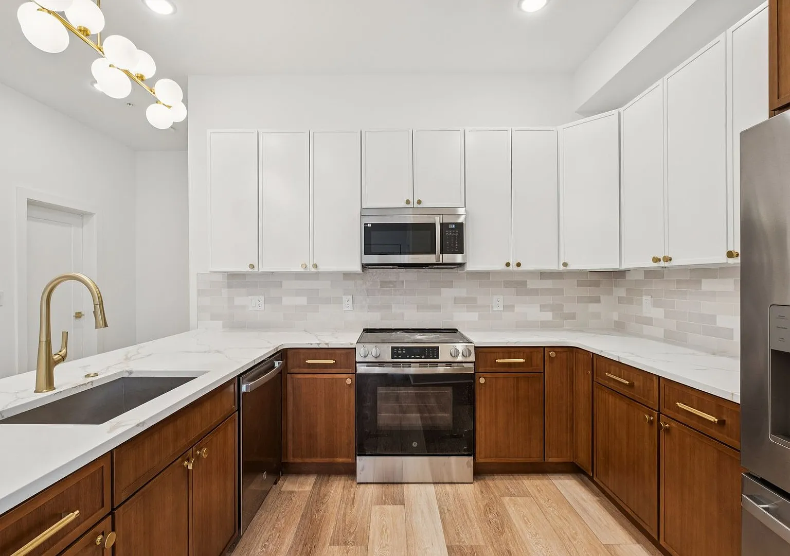 921 E Chelten Ave — Photo 3