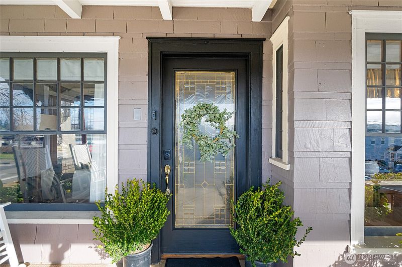 2nd image of 318 W Marcy Avenue