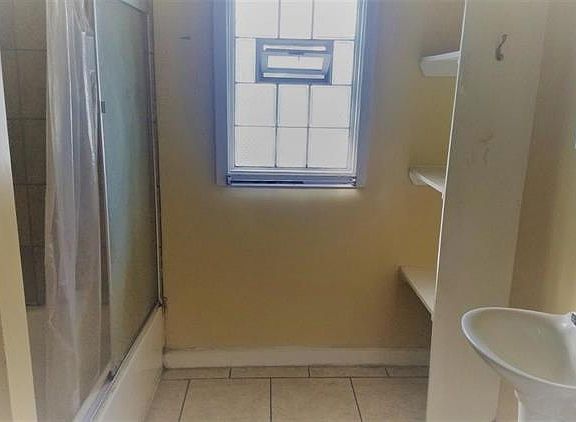 4th image of 2300 Schrage Ave #2302