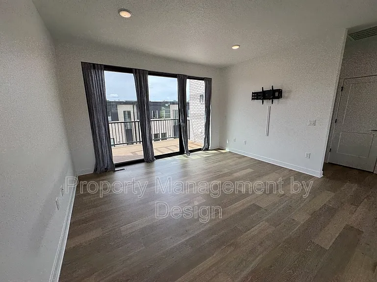 1371 Keosauqua Way #1 — Photo 7