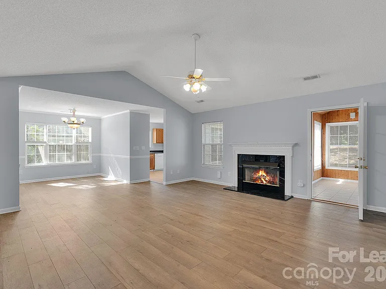 6340 S Bend Ln — Photo 2