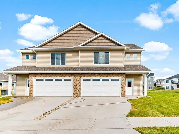 1435A Winterberry Ln, North Liberty, IA