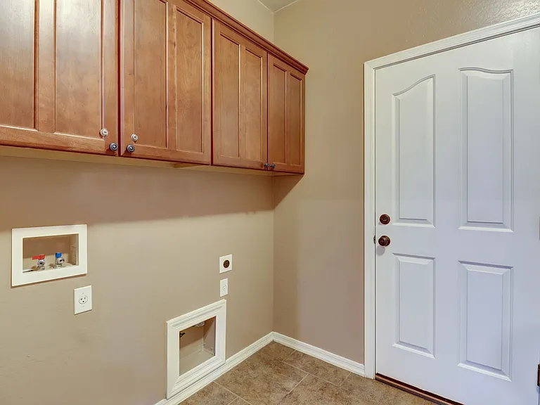2905 Leonita Ct — Photo 28