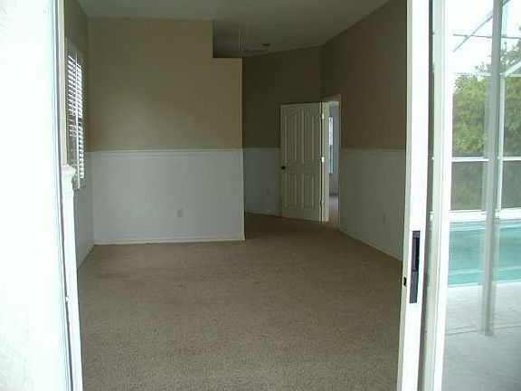 4th image of 4800 Basswood St