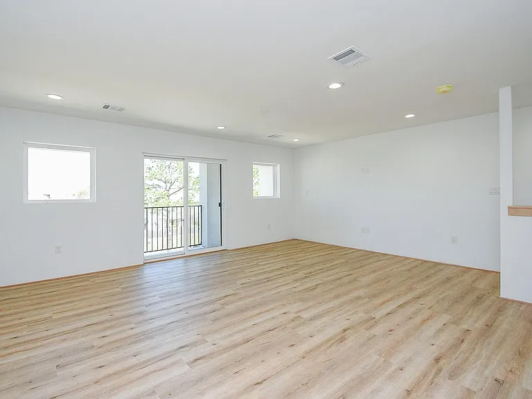 15000 S Richmond Ave #6 — Photo 13