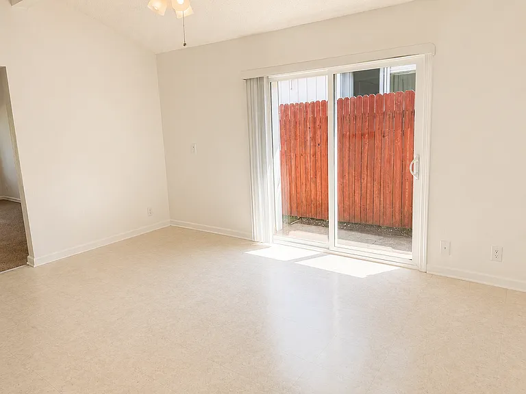5926 Hilltop Dr — Photo 6