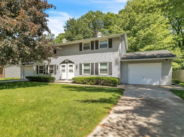 1971 Belmont Dr, Green Bay, WI 54304
