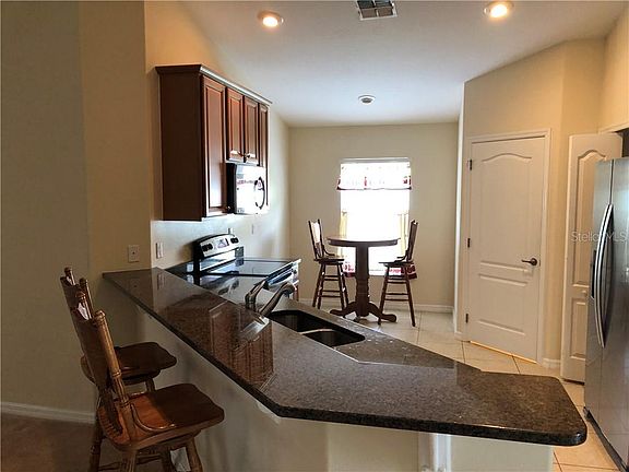 5th image of 612 Brookeshire Dr