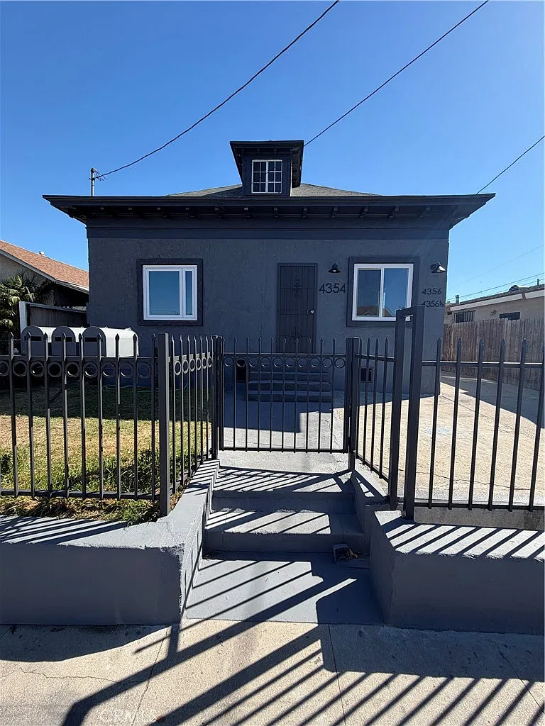 3 bed, 1000 sqft, $3,100 — Photo 4