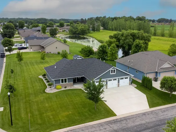 1445 Calgary Ln SE, Hutchinson, MN 55350