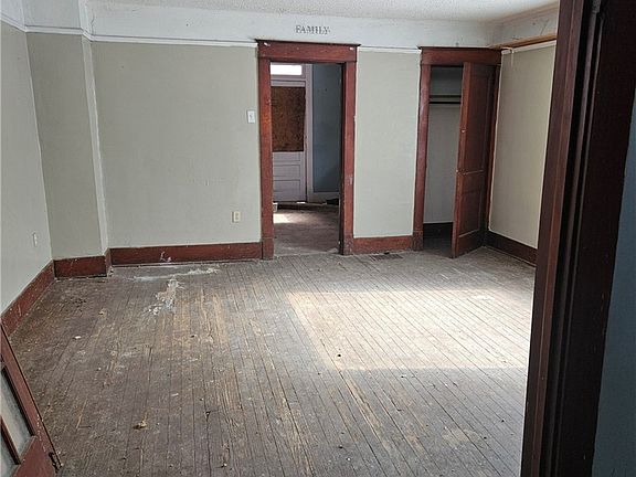 3rd image of 1728 3rd Ave