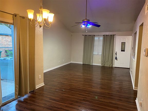 5th image of 3824 Longmeadow Way