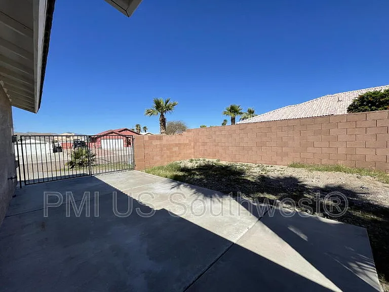 4072 S Cassidy Dr — Photo 2