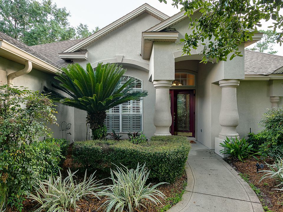 1st image of 590 Oakmont Dr