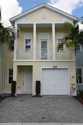 1st image of 10835 NW 76th Ln