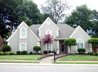 1336 Fairway Forest Dr E, Cordova, TN 38016