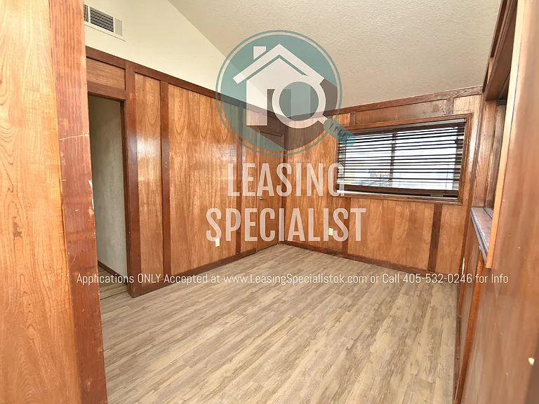 611 S Ponca Ave — Photo 4