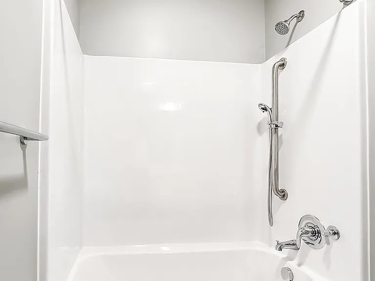 Plymouth Avenue Apartments — Photo 7