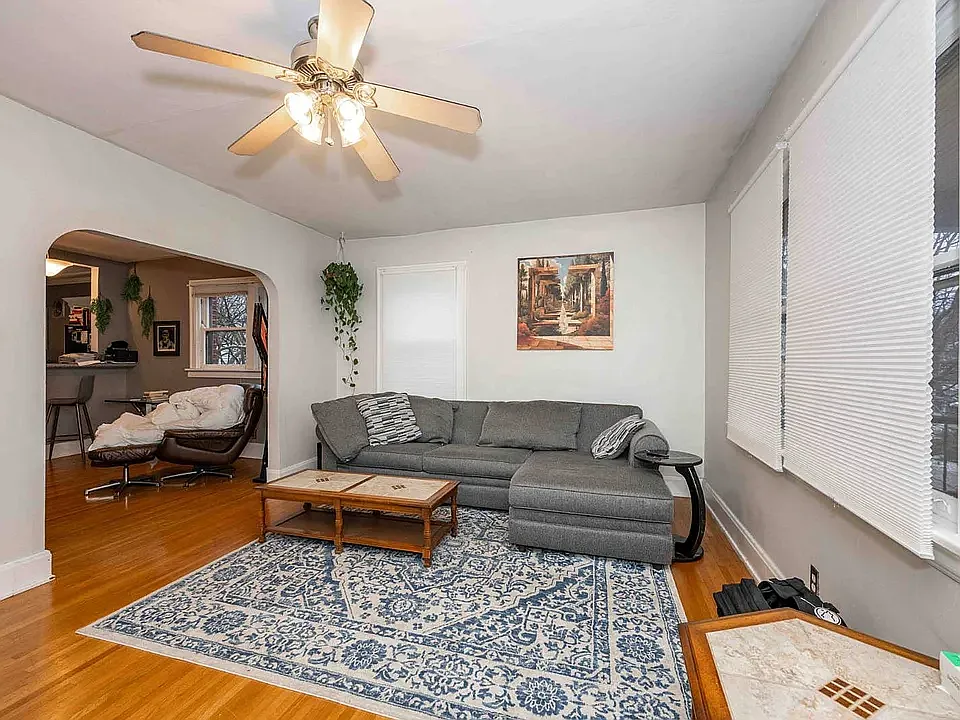 1 bed, 832 sqft, $1,500 — Photo 4