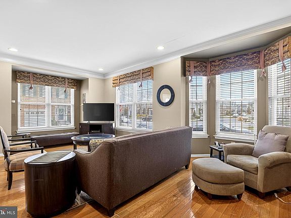 5th image of 2036 Reserve Dr