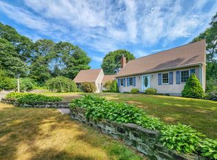 6 Pheasant Ln, Cataumet, MA 02534