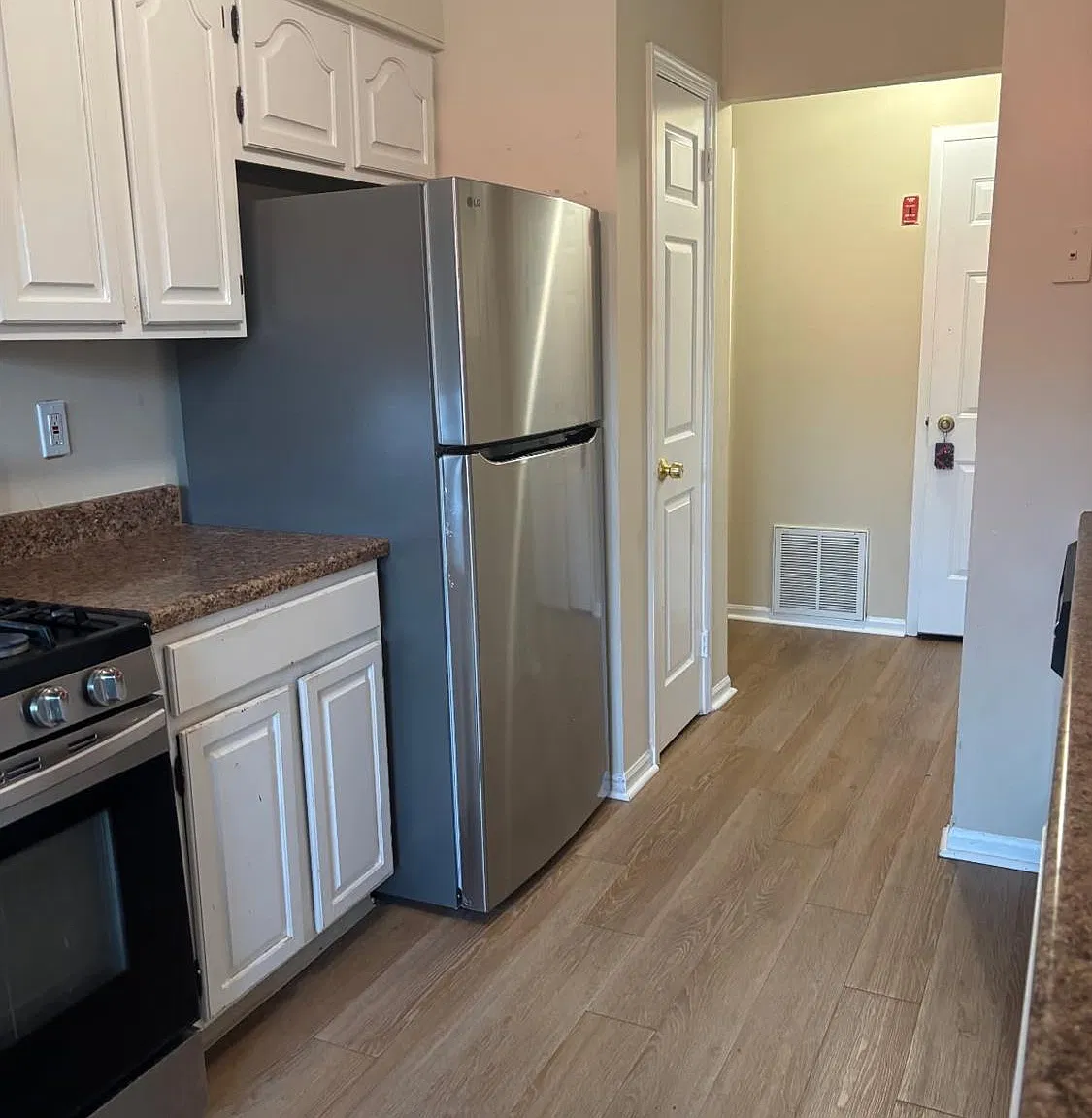 1 bed, 1.0 bath, $2,100 — Photo 4