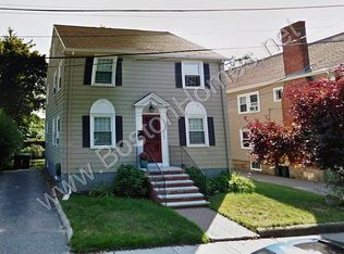 7 Hilltop Rd, Watertown, MA 02472