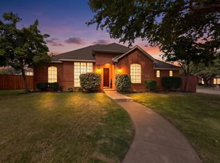 8406 Lexington Ct, Rowlett, TX 75089