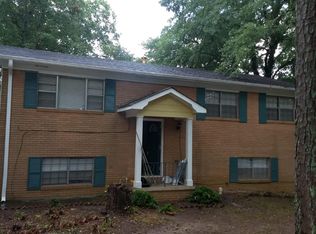 6222 Continental Cir, Morrow, GA 30260