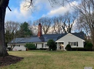 3 Cakewalk Ter, Smithtown, NY 11787