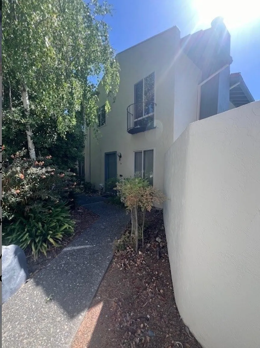 3 bed, 1.5 bath, $2,700 — Photo 1