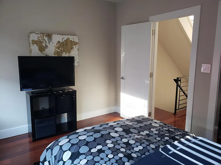 3011 W Cabot St — Photo 1