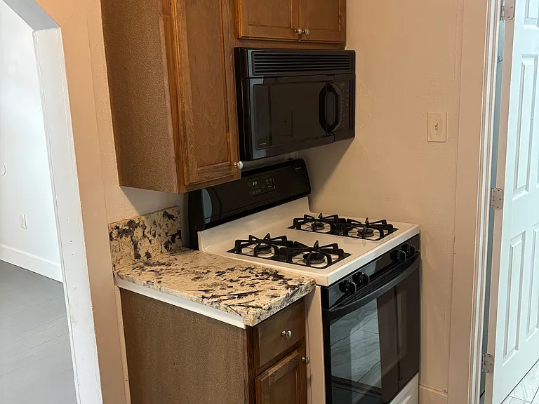 Grove St — Photo 11