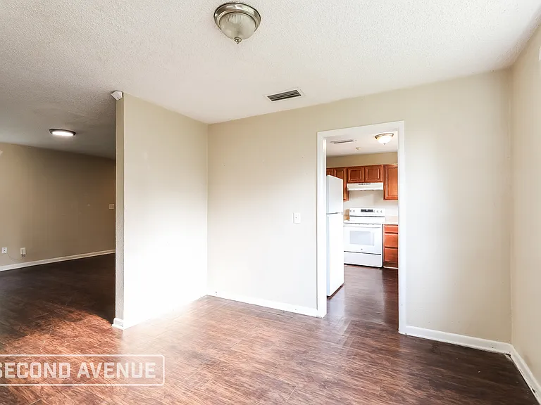 1320 Bretta St — Photo 5