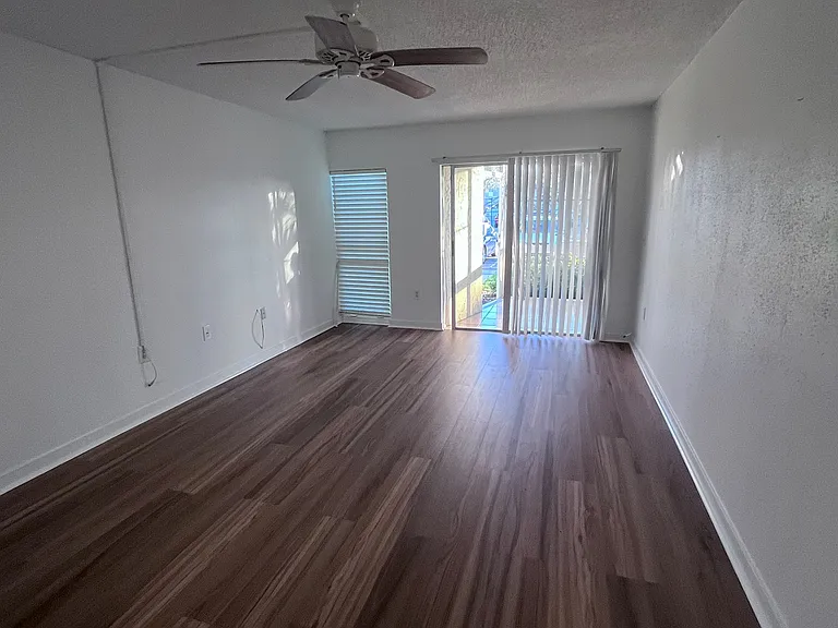 4900 38th Way S #103-D — Photo 14