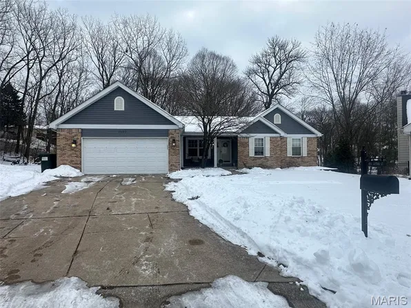 1050 Gifford Ct, Florissant, MO 63031