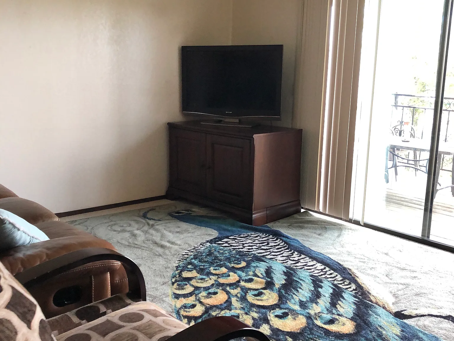 1020 Gilbert St — Photo 4