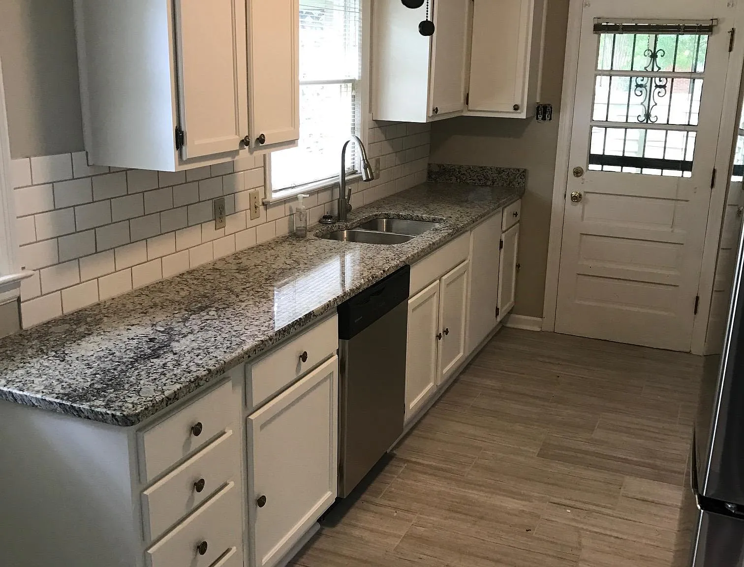 3 bed, 1.5 bath, 1143 sqft, $1,449 — Photo 4