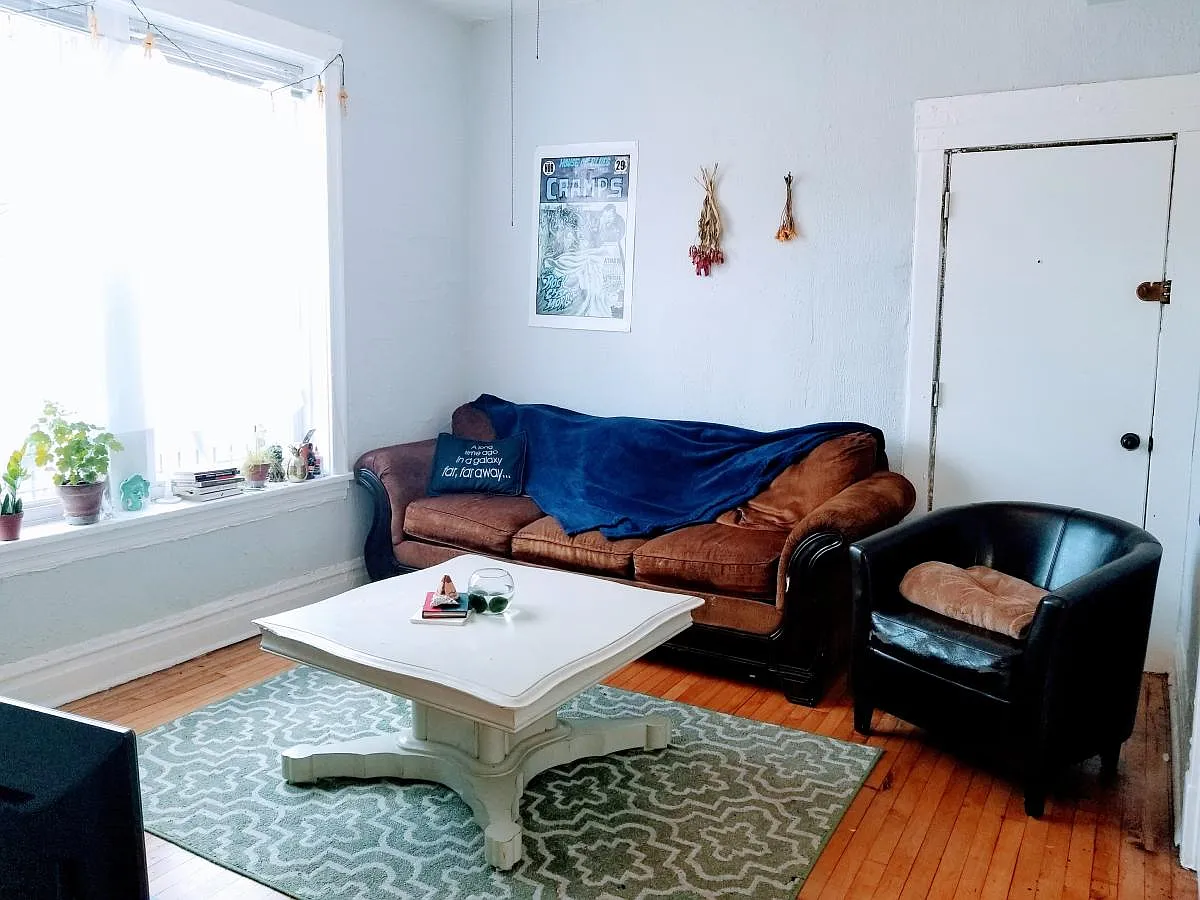1143 N Rockwell St — Photo 4