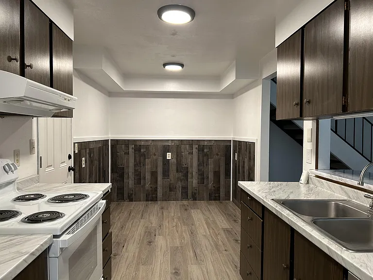237 E Woodhill Ave #1 — Photo 3