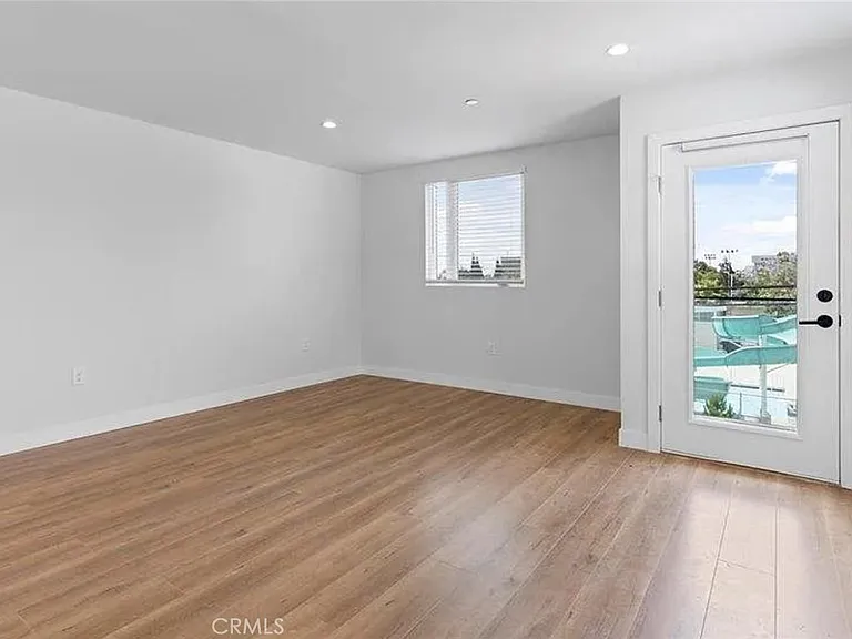 6419 1/2 Lexington Ave — Photo 14