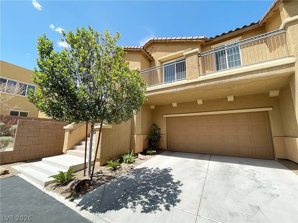 3 bed, 2.5 bath, 1680 sqft, $1,965 — Photo 2