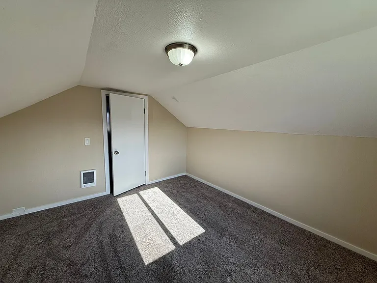 2306 J St — Photo 17