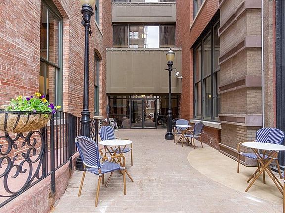 3rd image of 308 W 8th St APT 306
