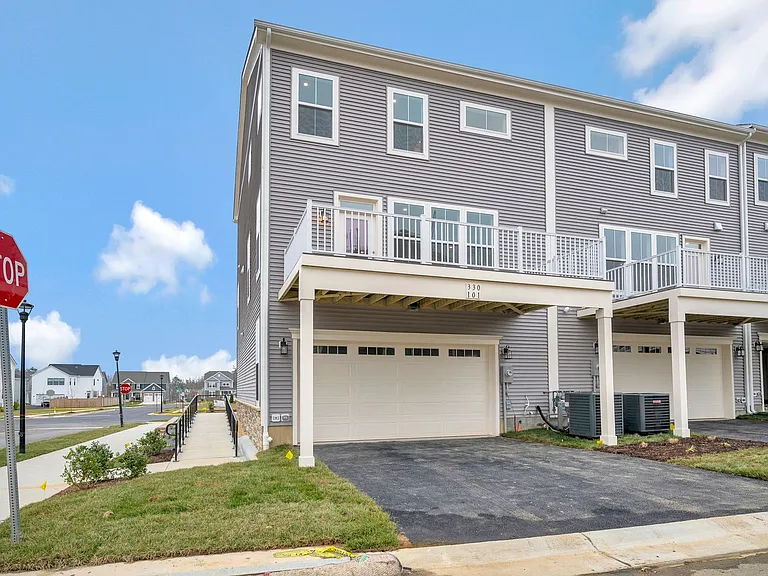 360 Coastal Ave #101 — Photo 34