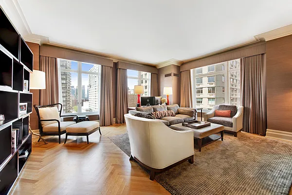 Sold by Mercedes Berk | media 6