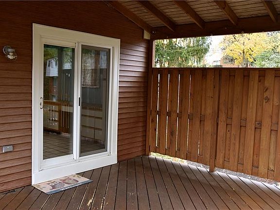 3rd image of 809 Hershire Dr