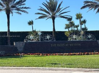 3946 W Whitewater Ave, Fort Lauderdale, FL 33332